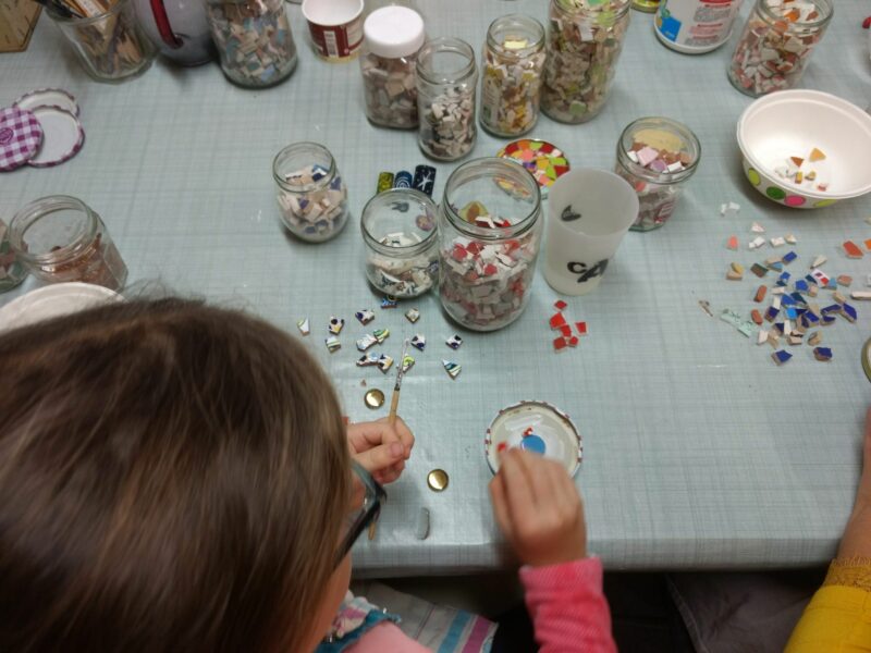 Atelier décoration mosaïque pour sapin de Noël