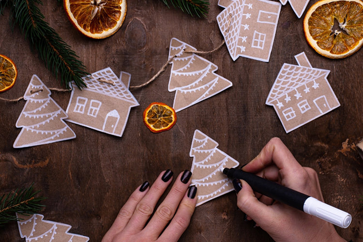 Atelier guirlandes surcyclées offert par Bordeaux Métropole